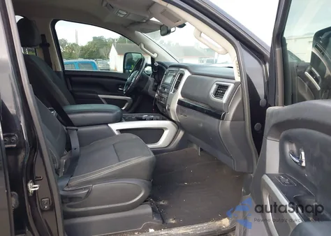 2017 Nissan Titan Xd Sv Diesel z USA, uszkodzony, nr VIN 1N6BA1F23HN510312